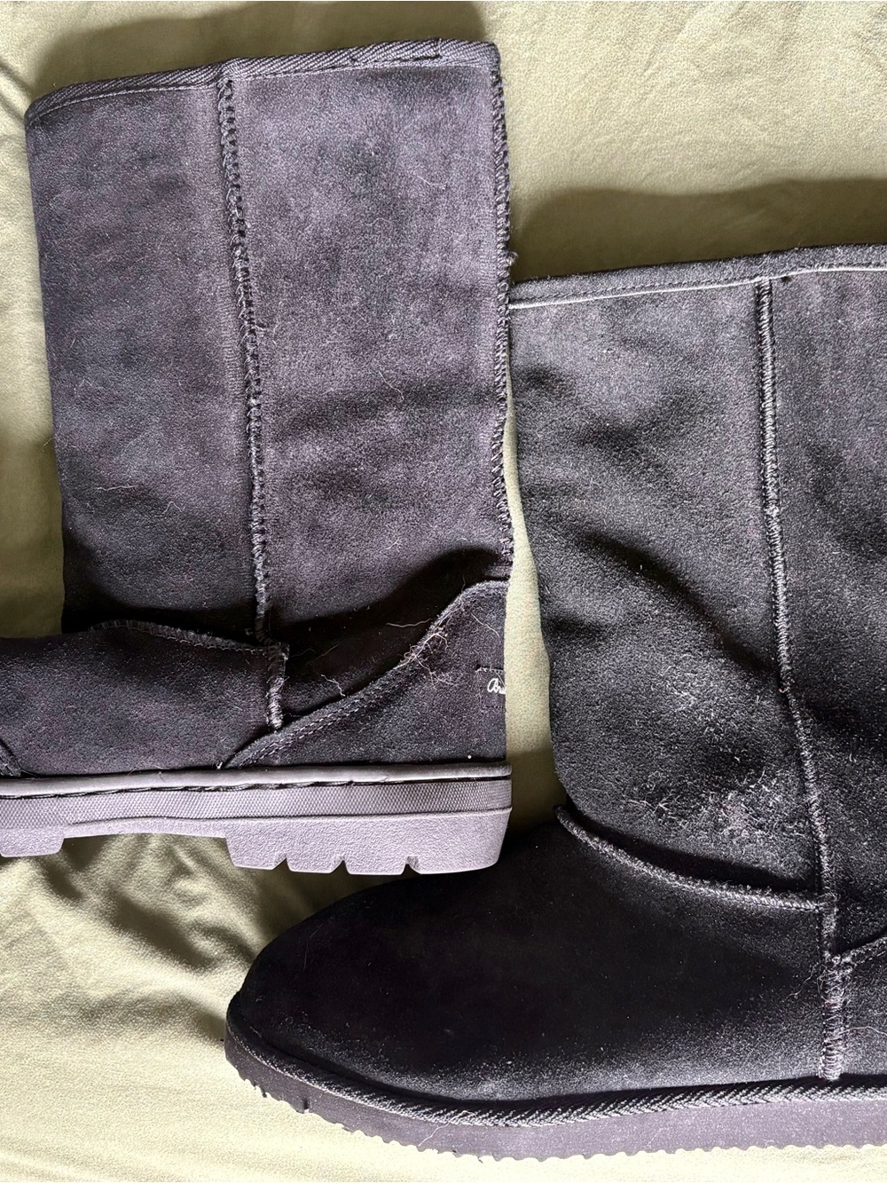 Black Womens Winter Suede Boots - Classic Cozy Style